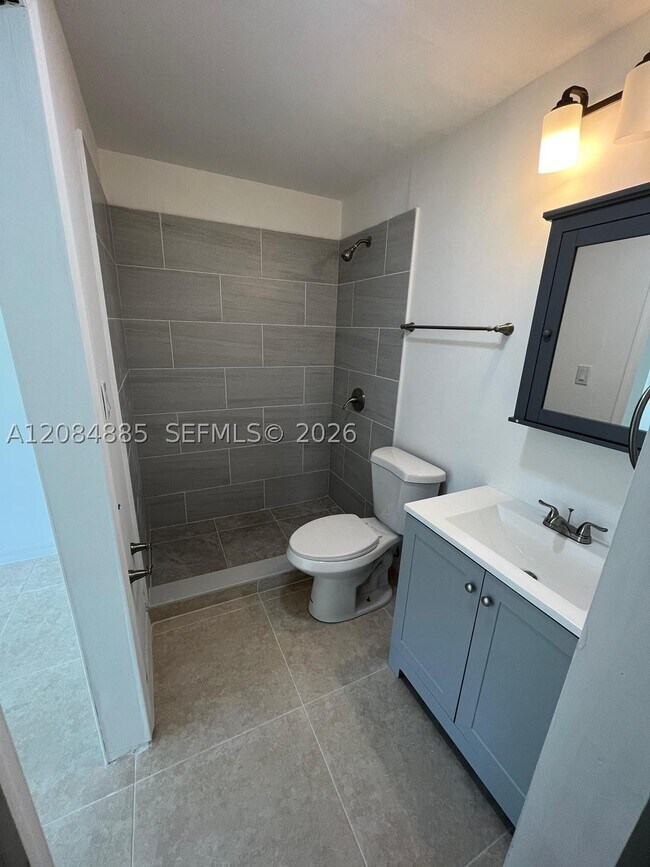 Building Photo - 3104 Tropic Blvd