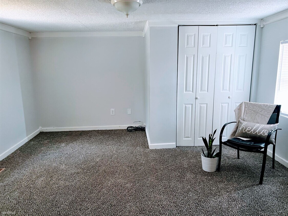 Building Photo - 4 br, 2 bath House - 918 West Mulberry Street