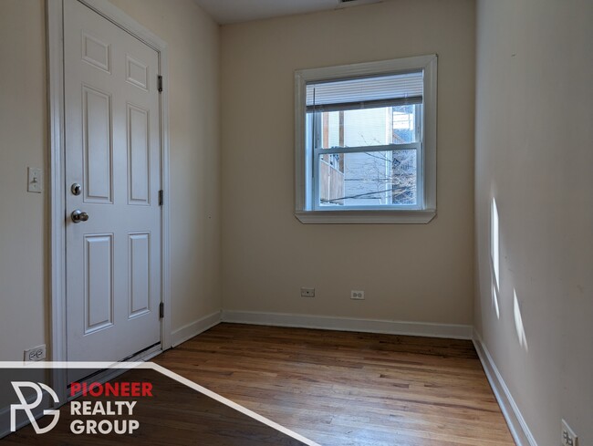 Foto del edificio - 3246 N Clifton Ave