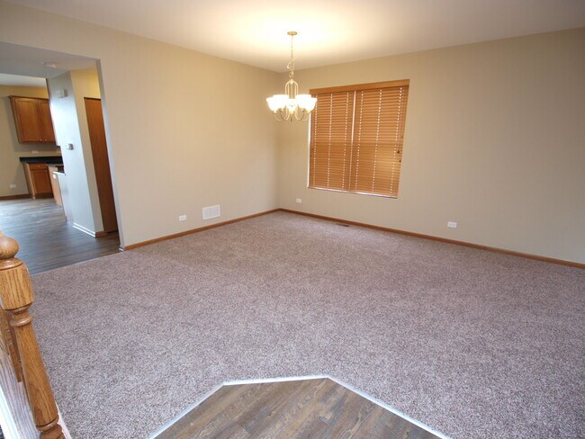 Foto del edificio - 8116 Bluestem Ave