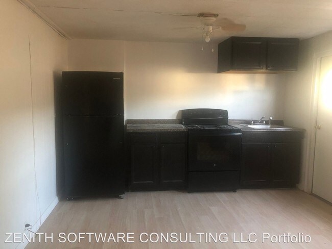 Building Photo - 10416 SW Sandalfoot Blvd