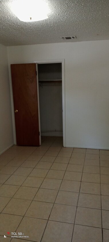 bedroom - 702 Sloan St