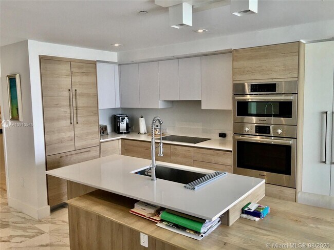 Foto del edificio - 10201 E Bay Harbor Dr