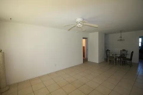 Foto del edificio - 1050 E Sample Rd
