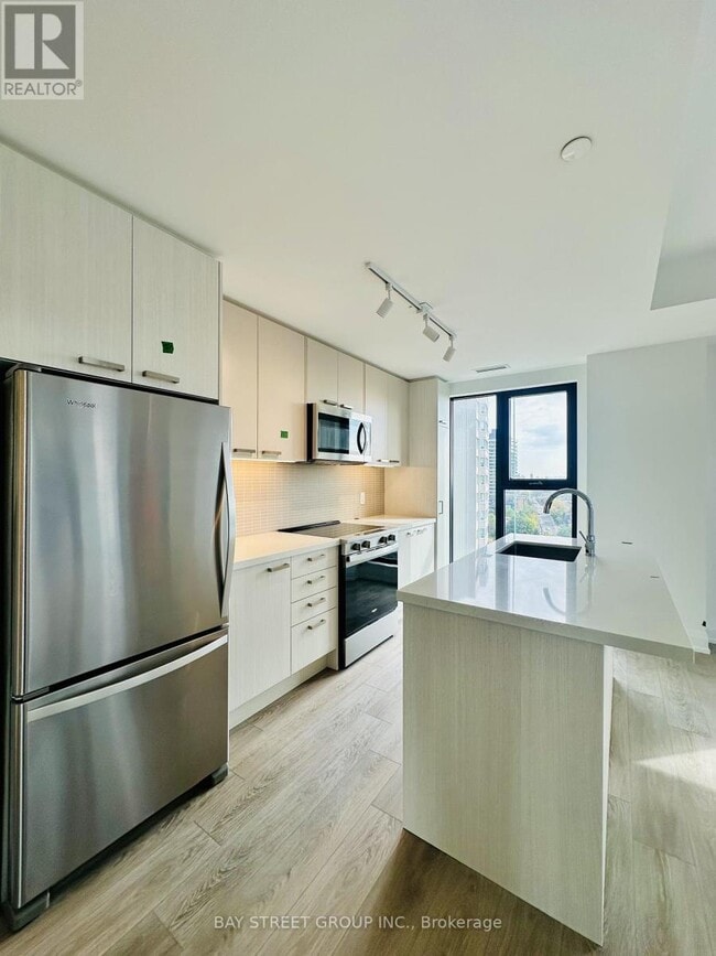 Building Photo - 20 Soudan Ave