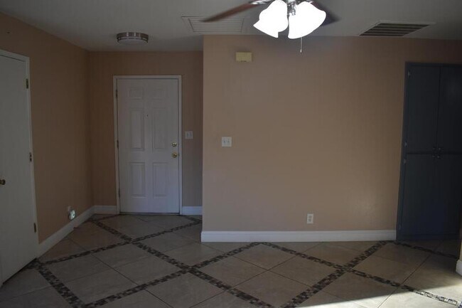 Building Photo - 2864 Amber Ct