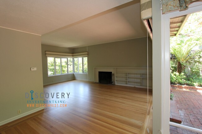 Building Photo - Piedmont Home with Sunny Enclosed Patios