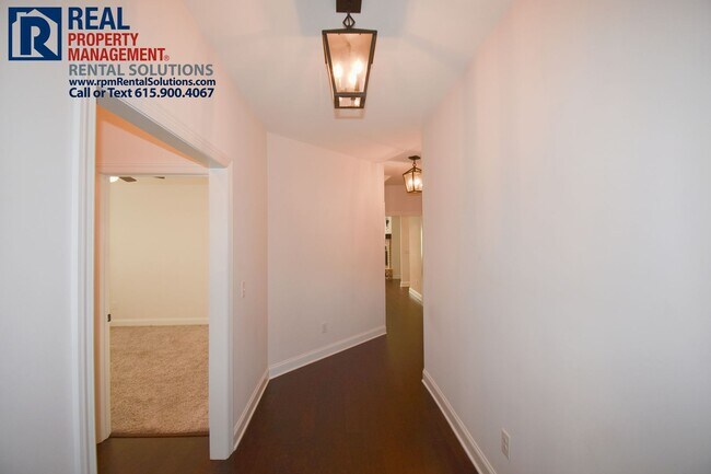 Foto del edificio - All brick 4 bedroom home plus Bonus room! Garage and covered patio!