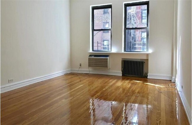 Foto del edificio - 235 E 46th St