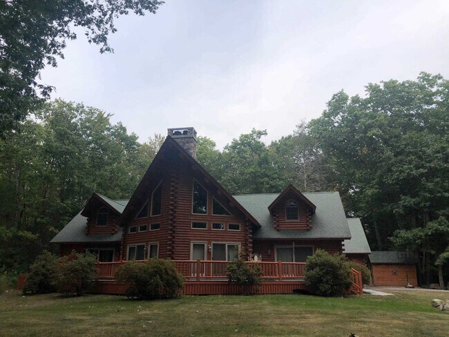Building Photo - 2 Forest Hill Ln