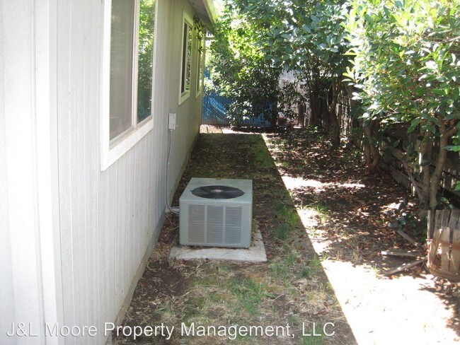 Foto del edificio - 3 br, 2 bath House - 2307 Lara Lane