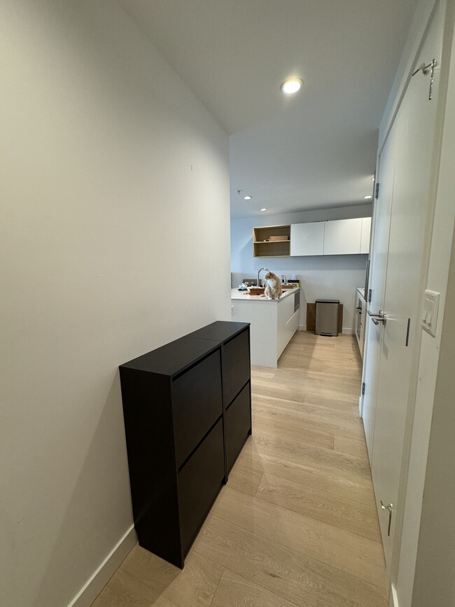 Photo du bâtiment - 6000 Mckay Av