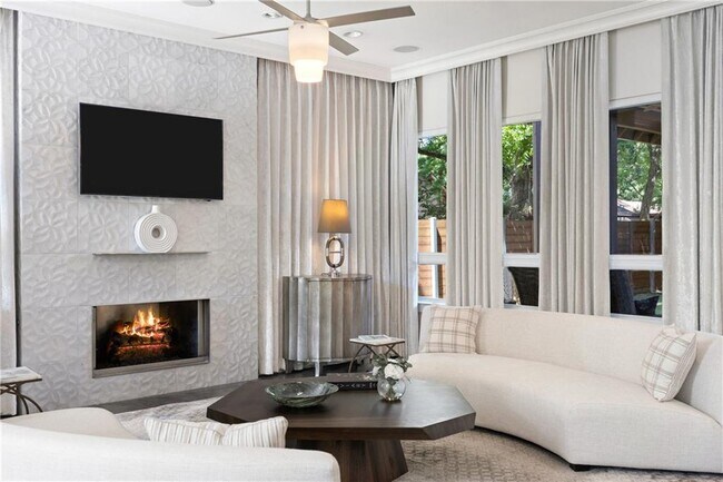 Foto del edificio - 5010 Finley Dr