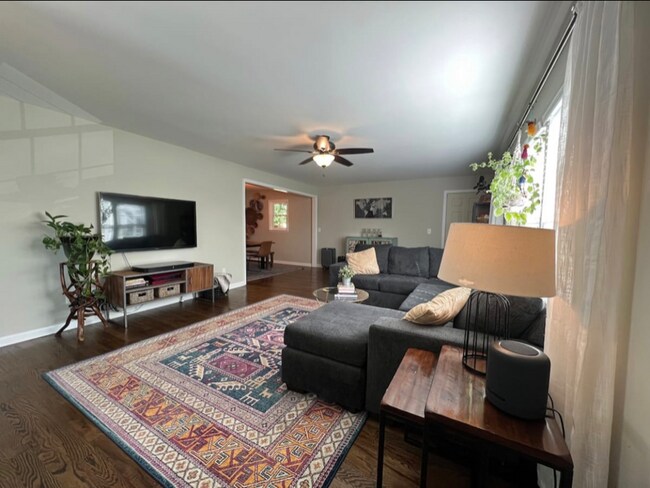 Building Photo - 3600 Pickering Ave
