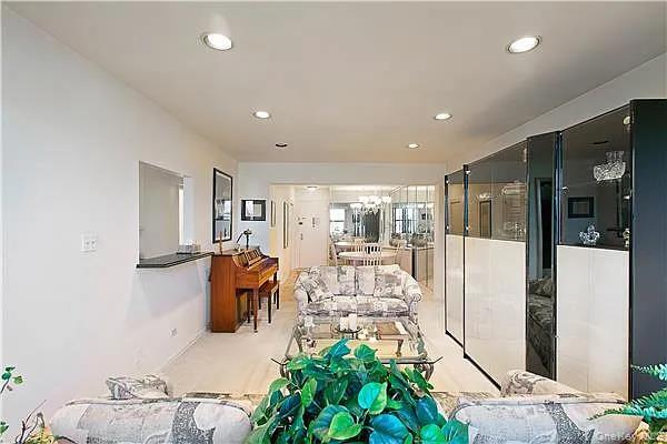 Foto del edificio - 80-35 Springfield Blvd
