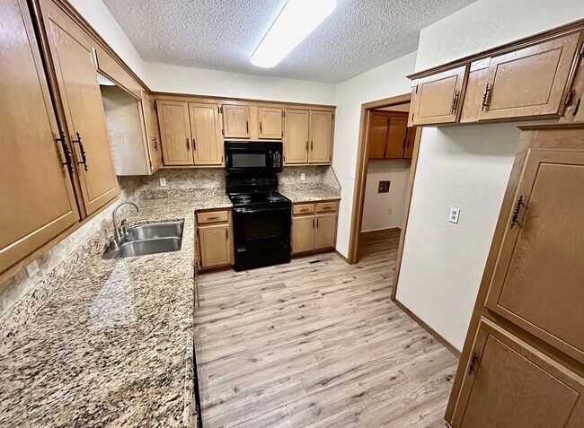 Foto del edificio - 609 Ann Ave