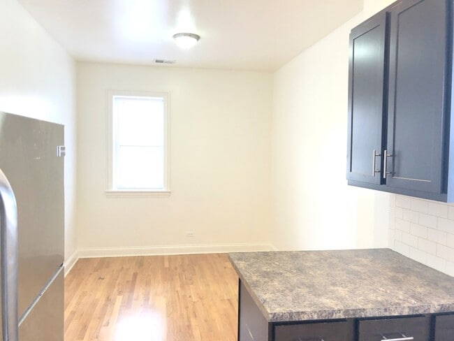 Foto del edificio - 4452 N Sheridan Rd