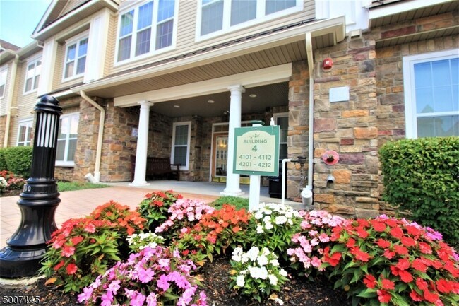 Building Photo - 4202 Cedar Village Blvd