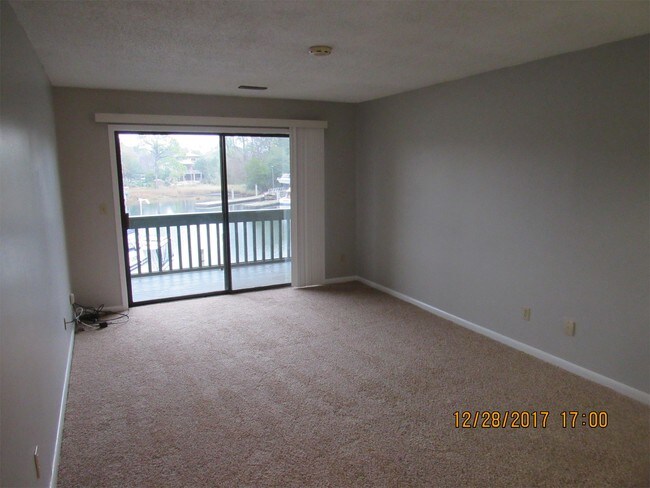 Building Photo - 300 Yacht Club Dr