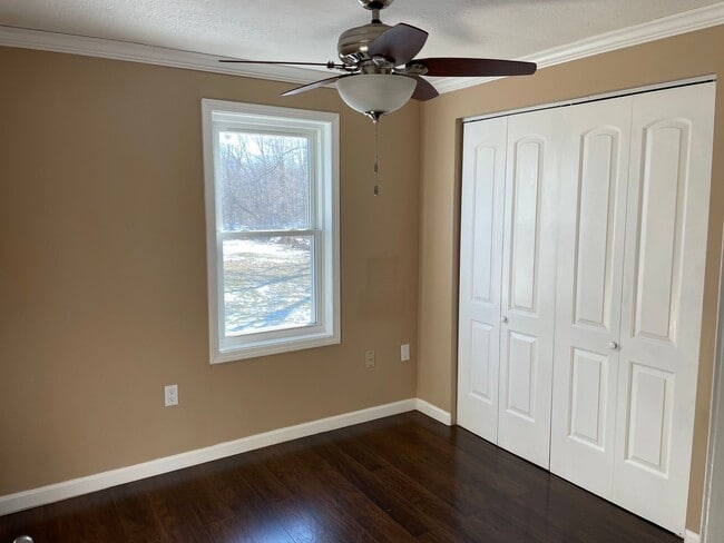 Building Photo - Remodeled 3 Bedroom Home