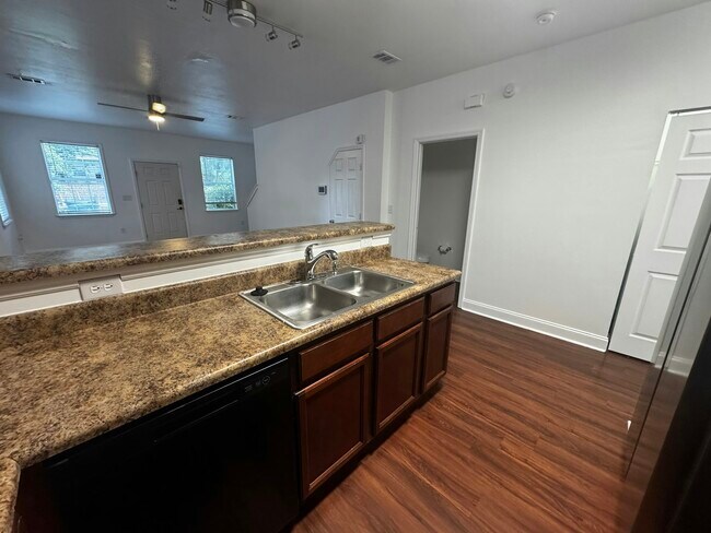 Photo - 102 White Dr Townhome