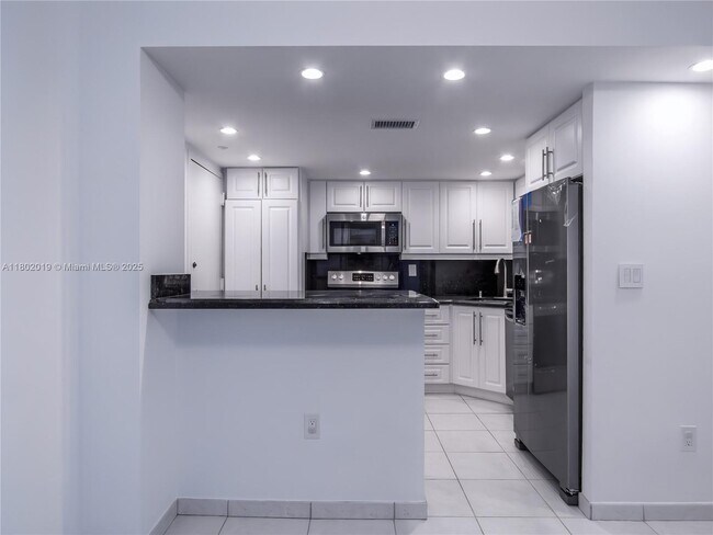 Building Photo - 2333 Brickell Ave
