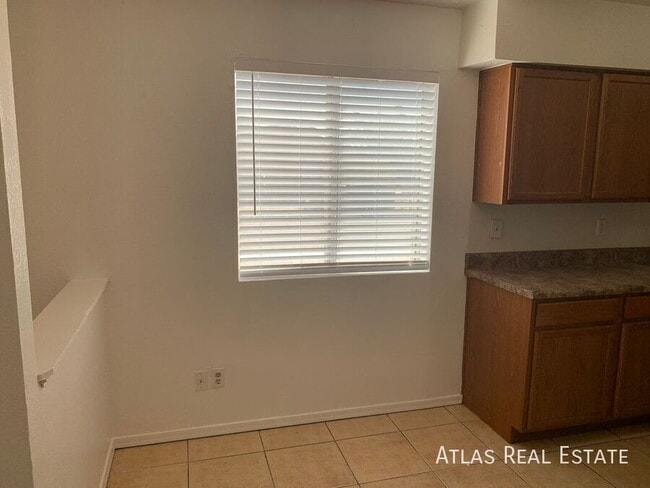 Foto del edificio - 128 W Inglewood St