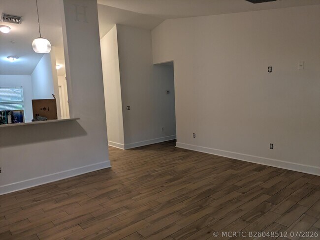 Foto del edificio - 8718 NW 35th St