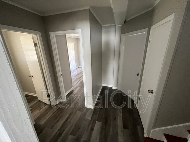 Building Photo - 2547 Courtney Dr