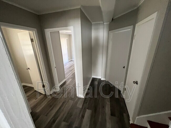 Foto del edificio - 2547 Courtney Dr