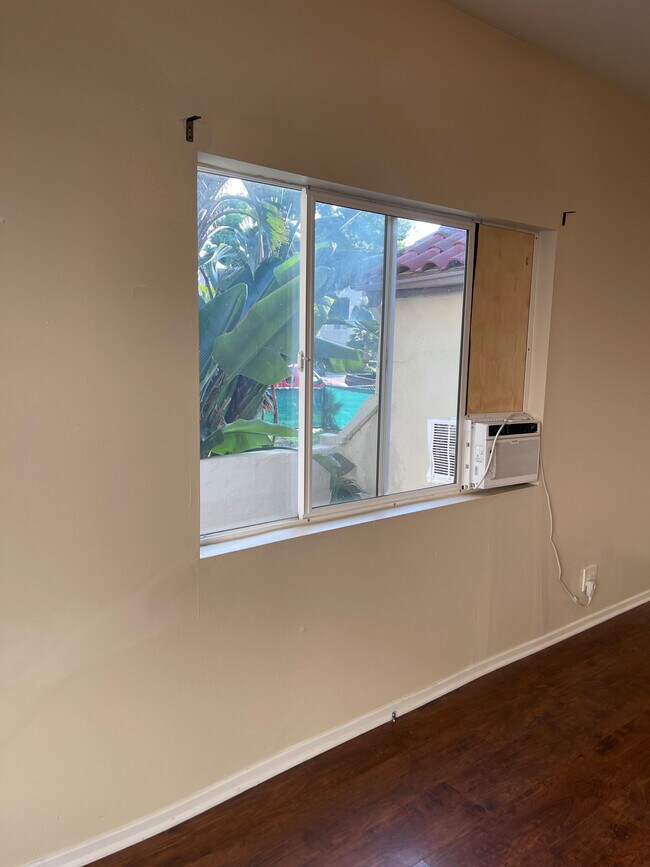 Foto del edificio - 14841 Sylvan St
