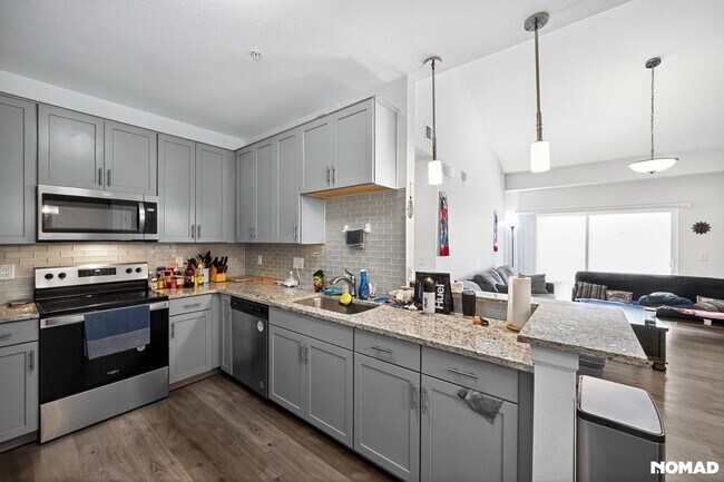 Building Photo - 15700 E Jamison Dr
