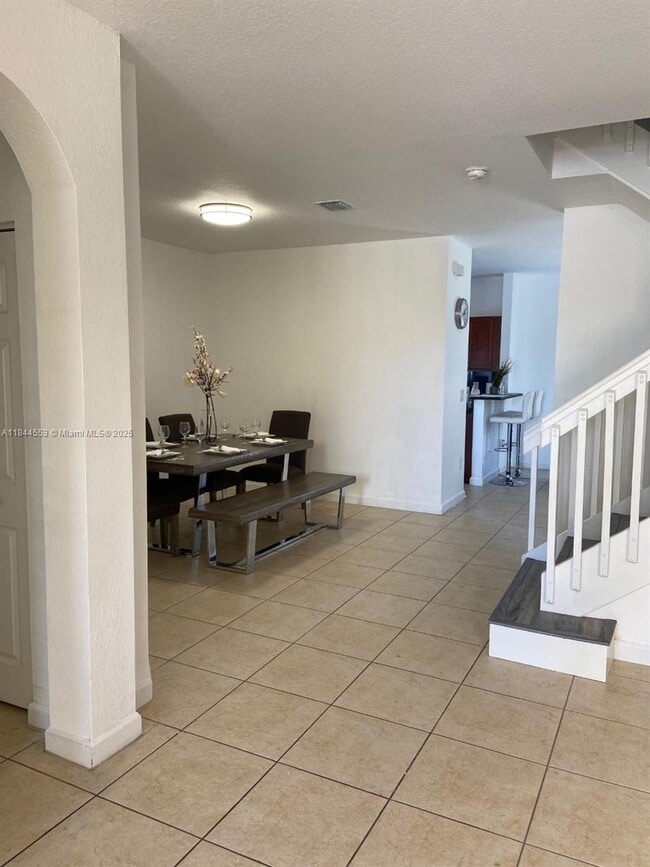 Foto del edificio - 8728 NW 113th Ct