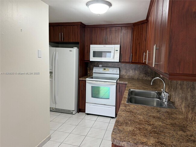 Foto del edificio - 14250 SW 62nd St