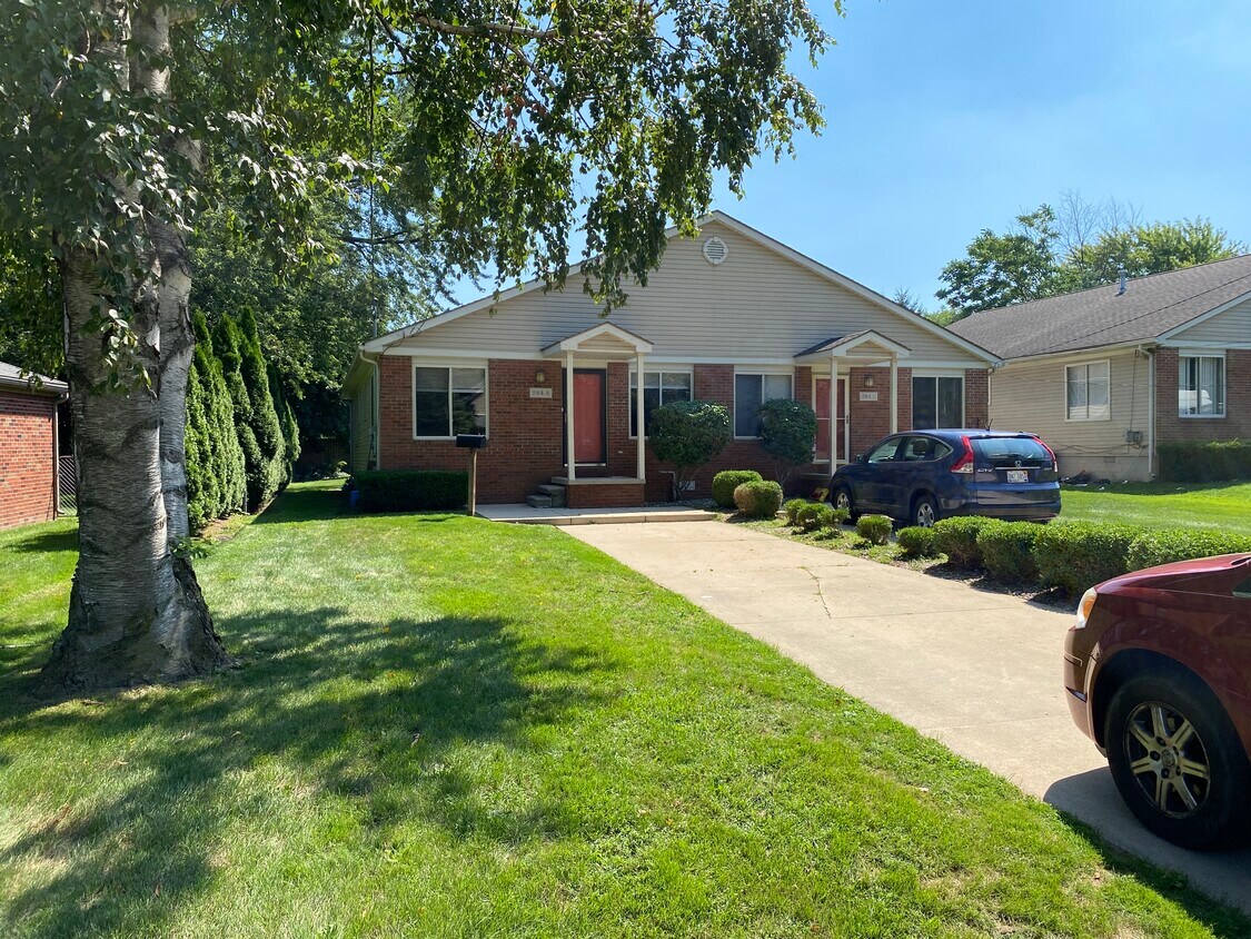 284 N Rose St, Mount Clemens, MI 48043 Townhome Rentals in Mount Clemens MI