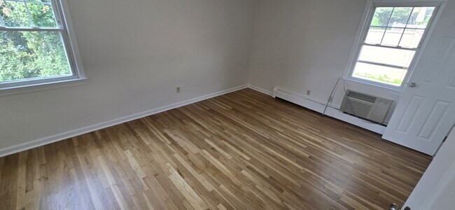 Building Photo - 409 Mayer Ct
