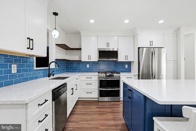 Foto del edificio - 906 Shelburne Rd