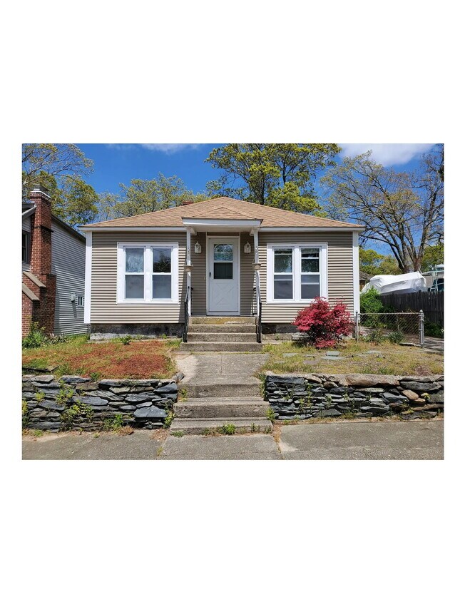 145 Brush Neck Ave, Warwick, RI 02889 House Rental in Warwick, RI