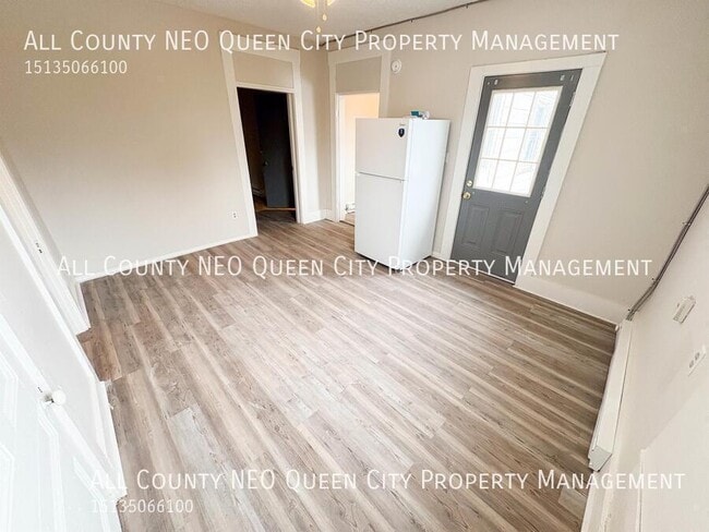 Building Photo - 499 S Detroit St