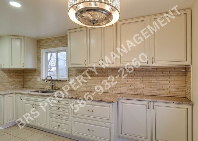 Building Photo - Modern 3-Bed Rental in Prime Warren Locati...