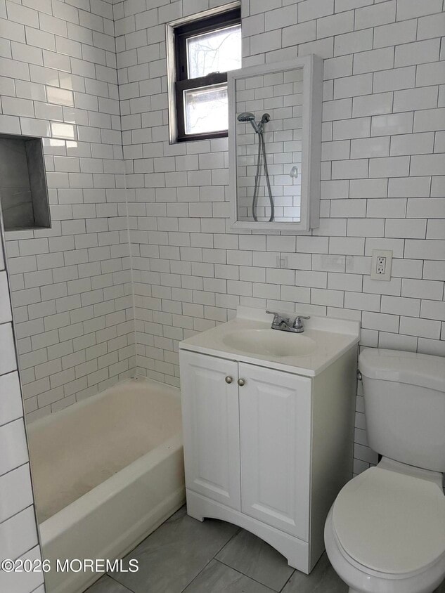 Building Photo - 655 Westwood Ave