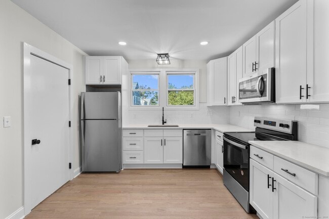 Foto del edificio - 1070 Whitney Ave