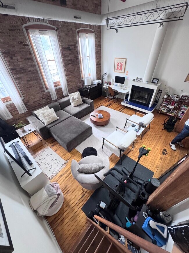 Foto del edificio - 1114 W Belmont Ave