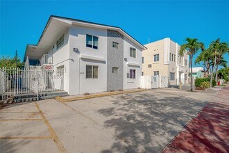 Building Photo - 6910 Bay Dr E