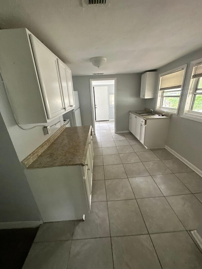 Building Photo - Fully renovated 3/1 Single Family Home ava...