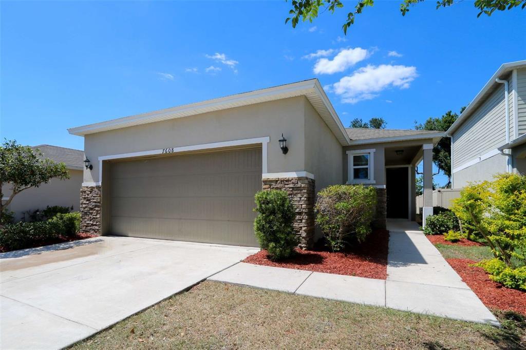Foto principal - 7608 Sunshine Bridge Ave