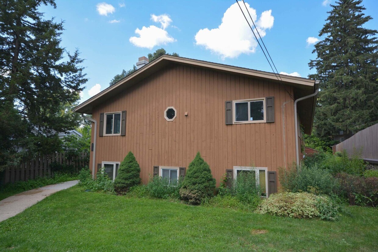 Primary Photo - End unit condo in Historic SW neighborhood!