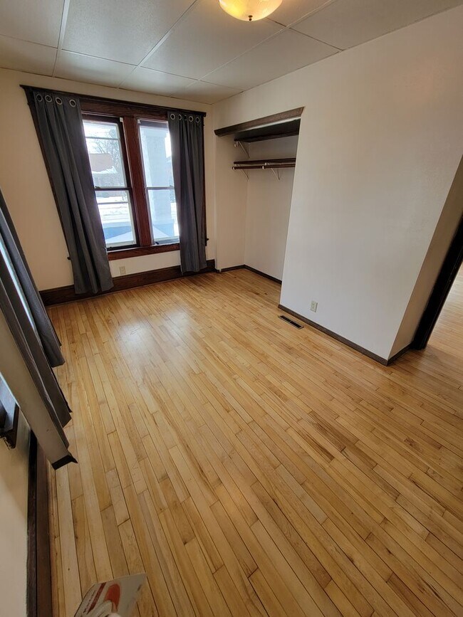 Foto del edificio - 543 N Division St