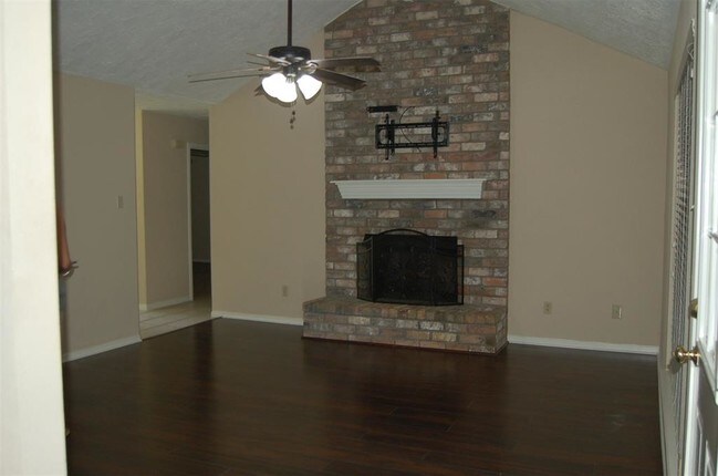 Foto del edificio - 208 Oxford Dr