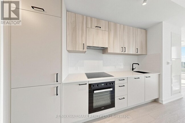 Building Photo - 5 Quarrington Ln